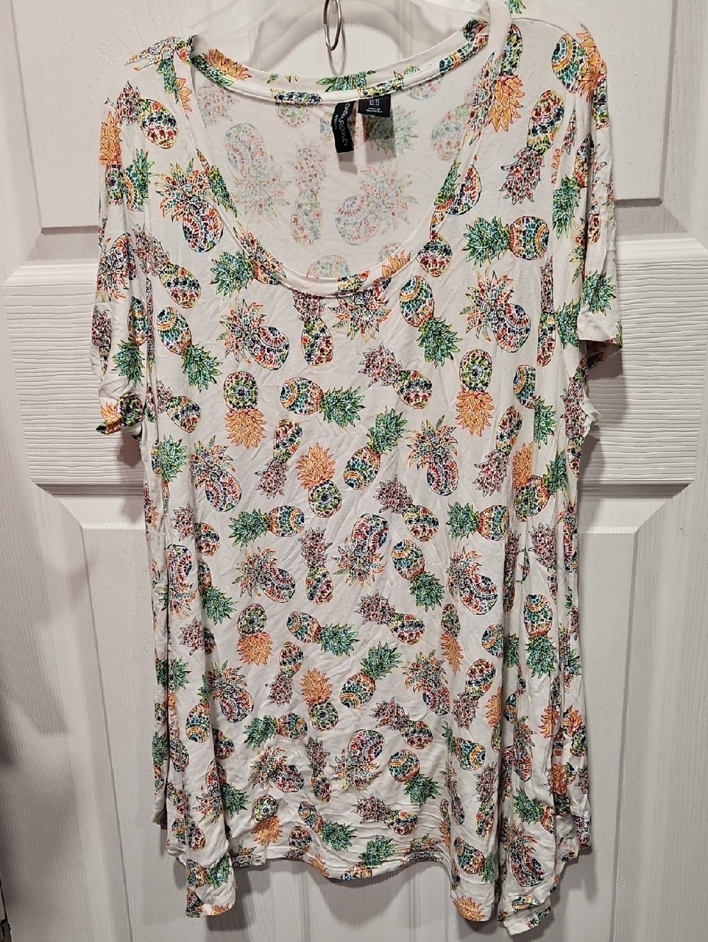 Cynthia Rowley White Short-Sleeve Tee with Multicolor Pineapple Print